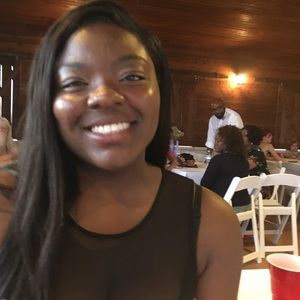 Meet your Posher, Olivia